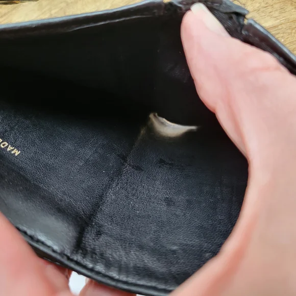 CHANEL Elegant Black Leather Logo Wallet Beautiful Pre-loved Condition Box Wrap - Picture 9 of 16